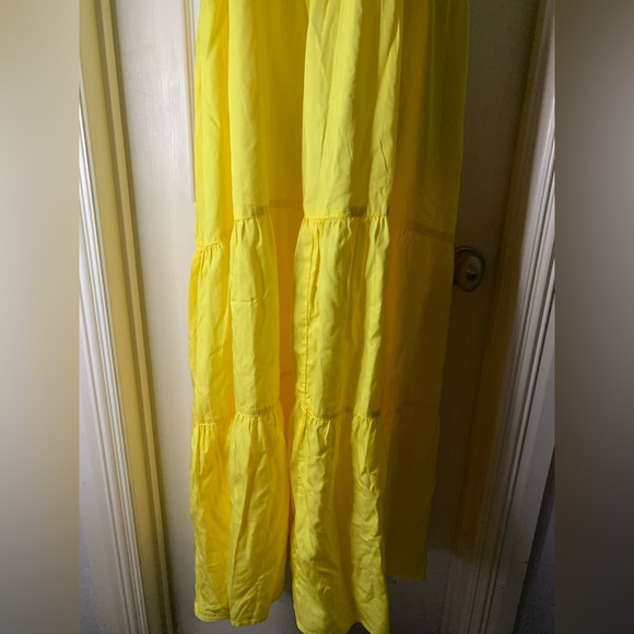 Vibrant Yellow Maxi dress - Picture 5 of 8